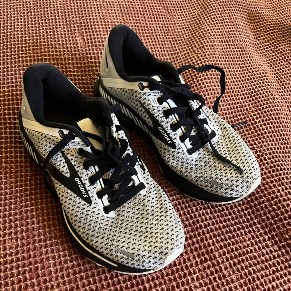 Barely worn, like new,  Brooks running sneakers. Size 7 (runs small).